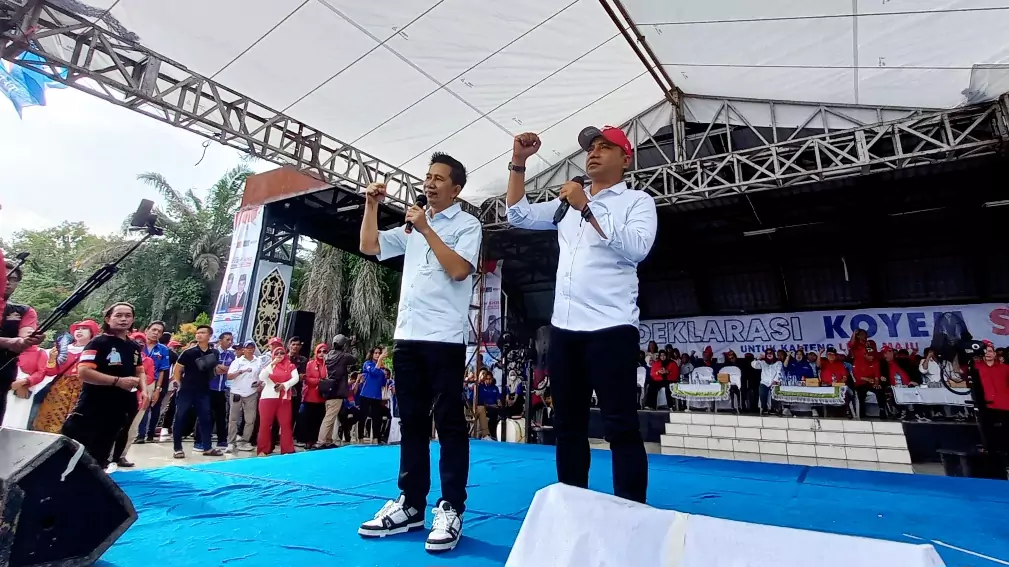 Koyem-SHD, saat menyampaikan orasinya didepan masyarakat dalam kegiatan Deklarasi keduanya di Tamab Kota Sampit. Minggu (1/9/2024). Foto : bakabar.com/Ilhamsyah Hadi